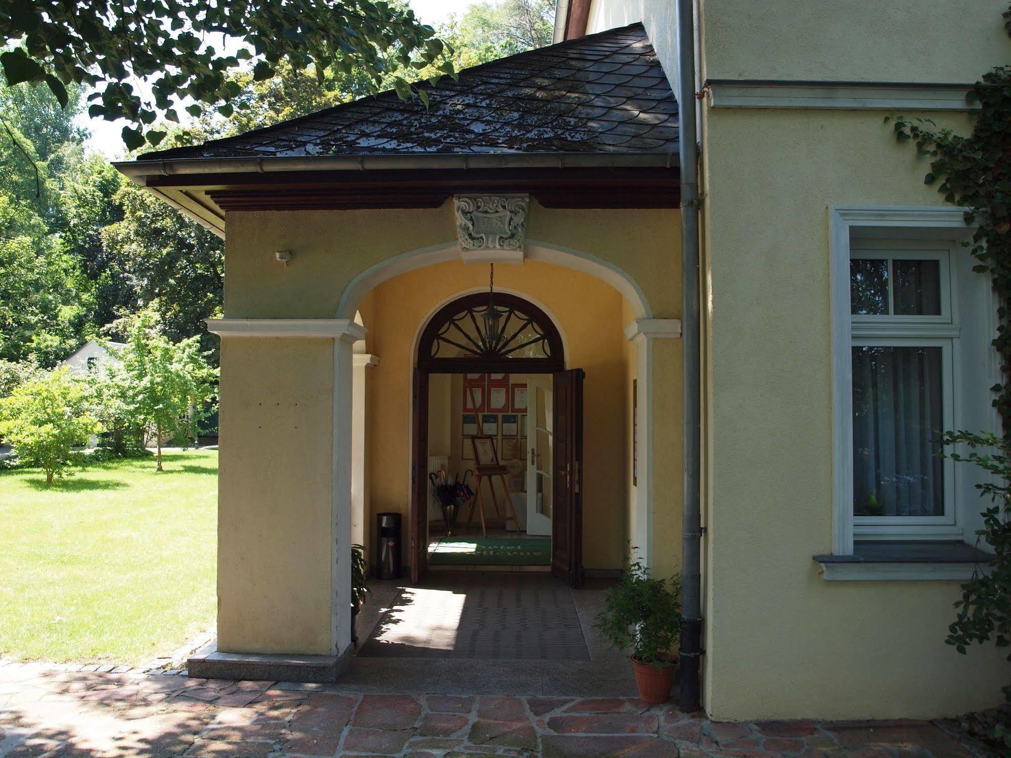 Hotel & Restaurant Bellevue Schmoelln Экстерьер фото
