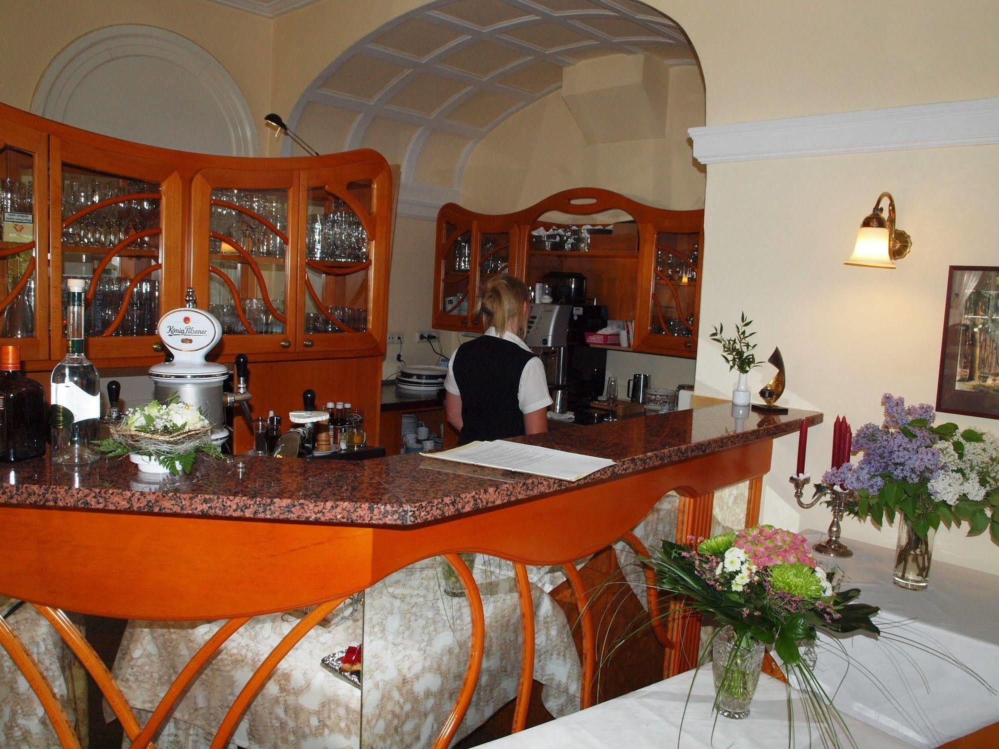 Hotel & Restaurant Bellevue Schmoelln Экстерьер фото